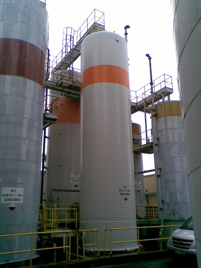 |2009| Elektrárna Chvaletice - nátěr nádrže na HCL
